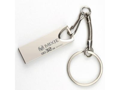 USB 2.0 MIXIE C2 Dung Lượng 32Gb - Kim Loại, Có Dây Đeo, Thời Trang, BH 2 Năm.